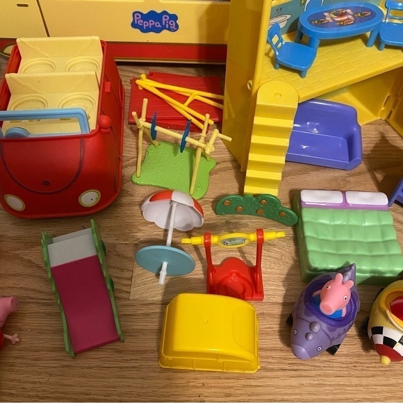 Peppa Pig HUGE Playset Lot Figures Camper Van Peek N Surprise Fold House Car - Picture 7 of 11